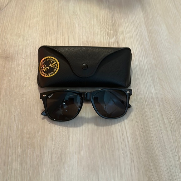 Rayban Sunglasses - Picture 1 of 4